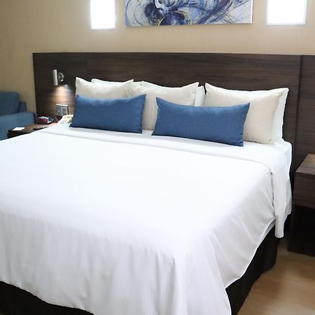 Rio Vista Inn Business High Class Tampico Bagian luar foto