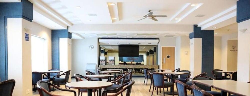 Rio Vista Inn Business High Class Tampico Bagian luar foto